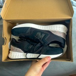 Brand new womens new balance X70 sneakers